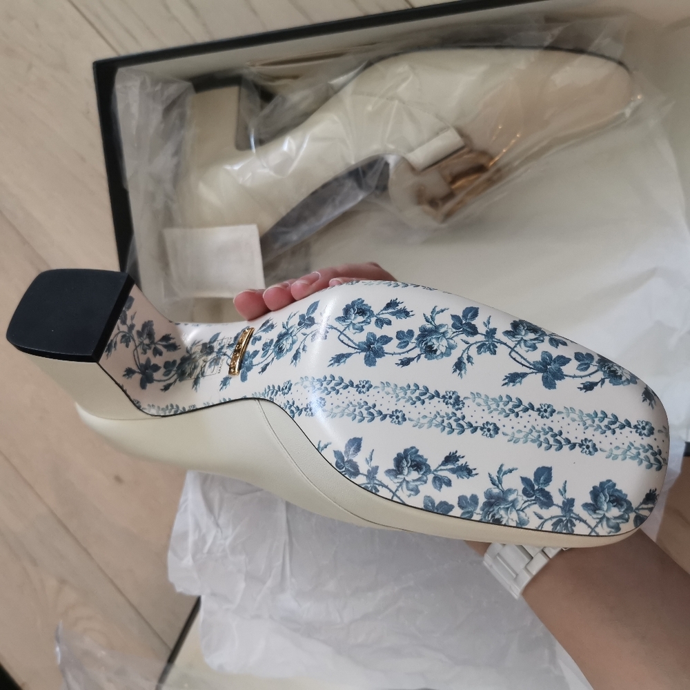 GUCCIMalaga Kid GG Victoire 55mm Loafer Pumps Vintage White size 37 - Picture 6 of 8